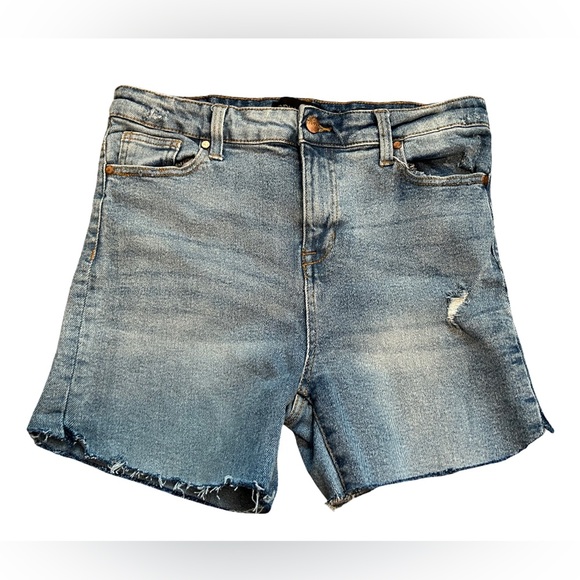 KENDALL + KYLIE CUTOFF HIGH RISE JEAN SHORTS - Picture 1 of 4